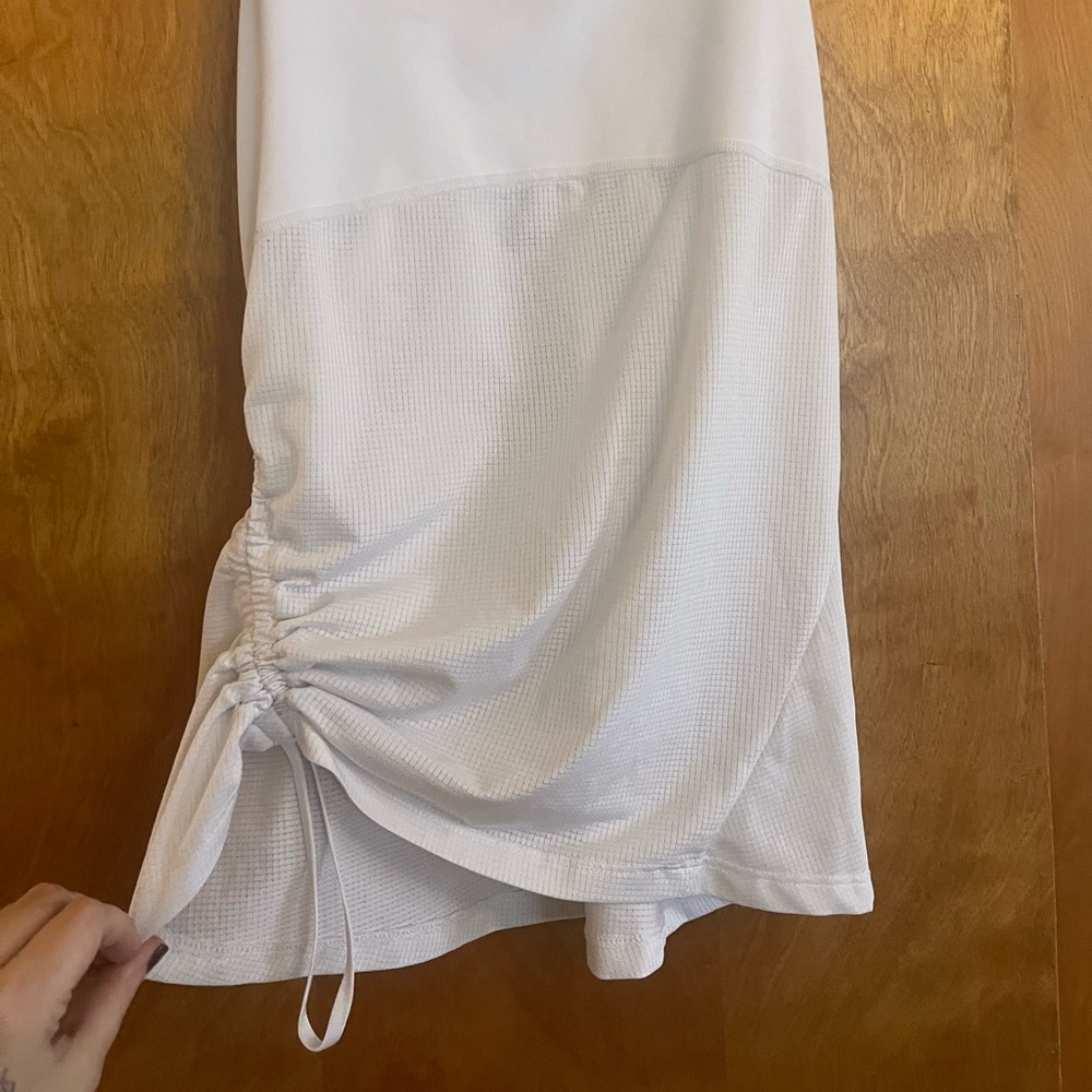 Kate Hudson's Fabletics White Racerback Workout Tank - Picture 4 of 6